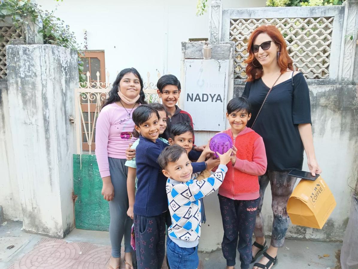 Nadya Homestay For Female & Family Džajpur Exteriér fotografie