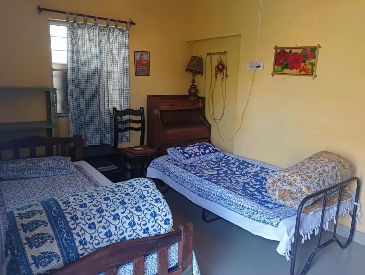 Nadya Homestay For Female & Family Džajpur Exteriér fotografie