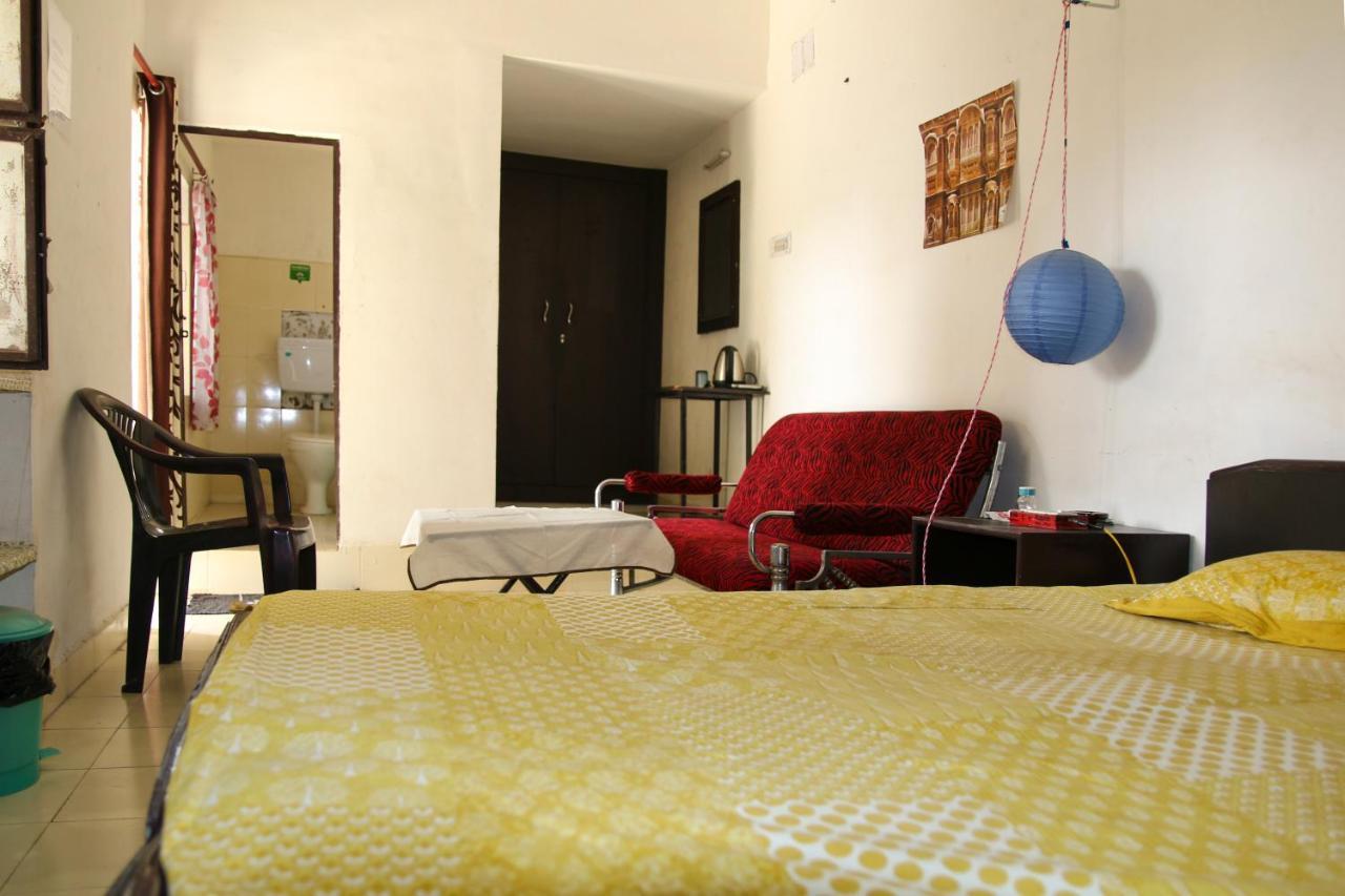 Nadya Homestay For Female & Family Džajpur Exteriér fotografie