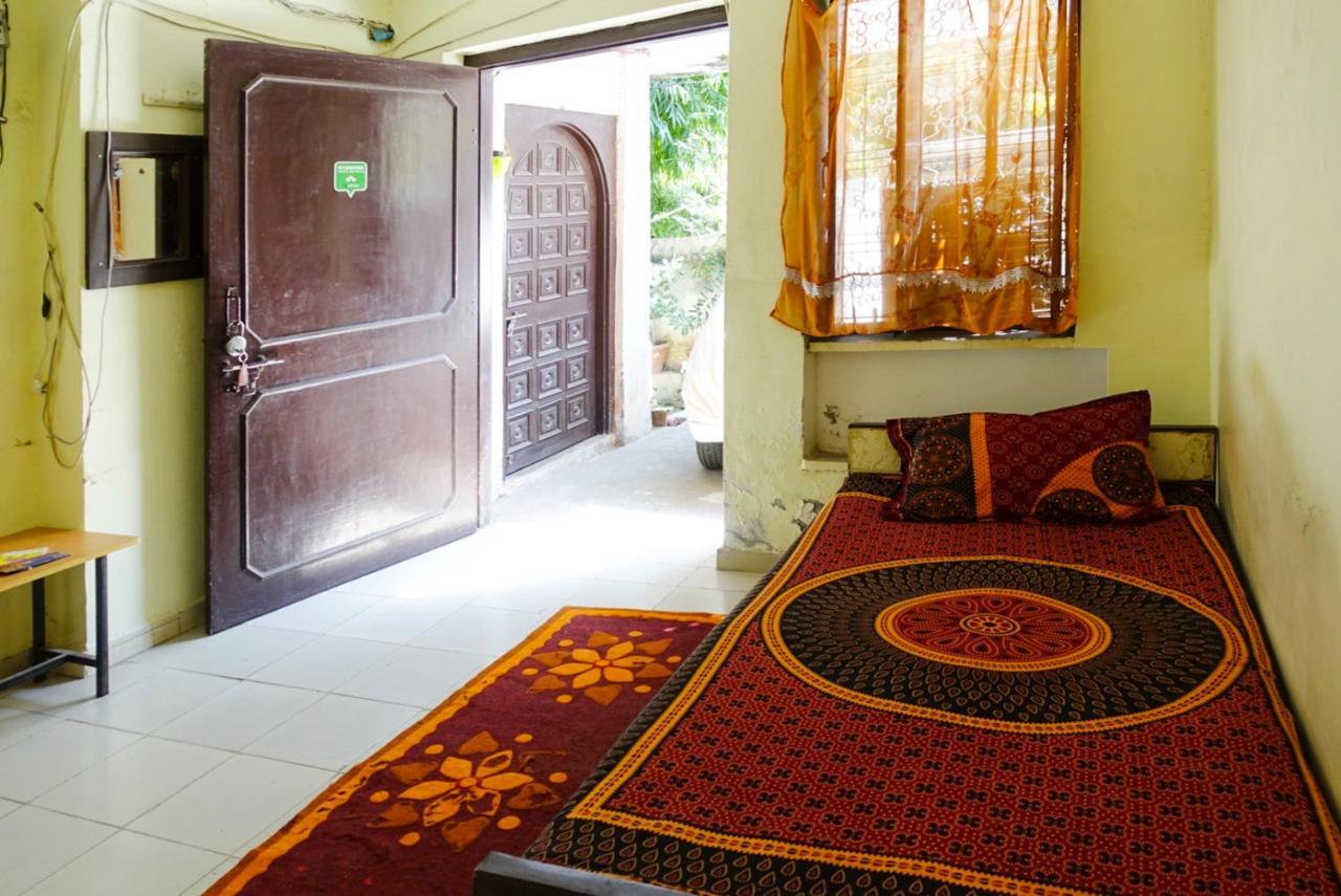 Nadya Homestay For Female & Family Džajpur Exteriér fotografie
