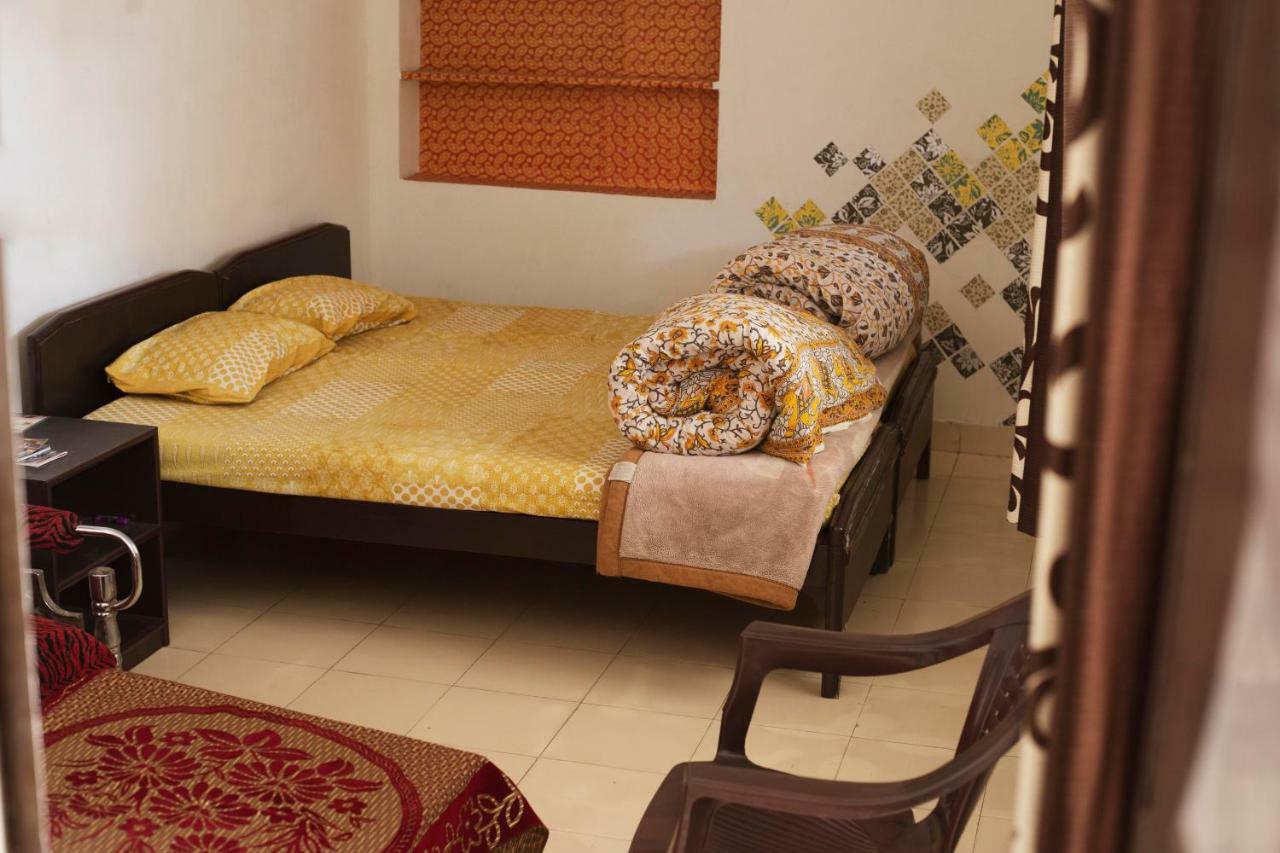 Nadya Homestay For Female & Family Džajpur Exteriér fotografie