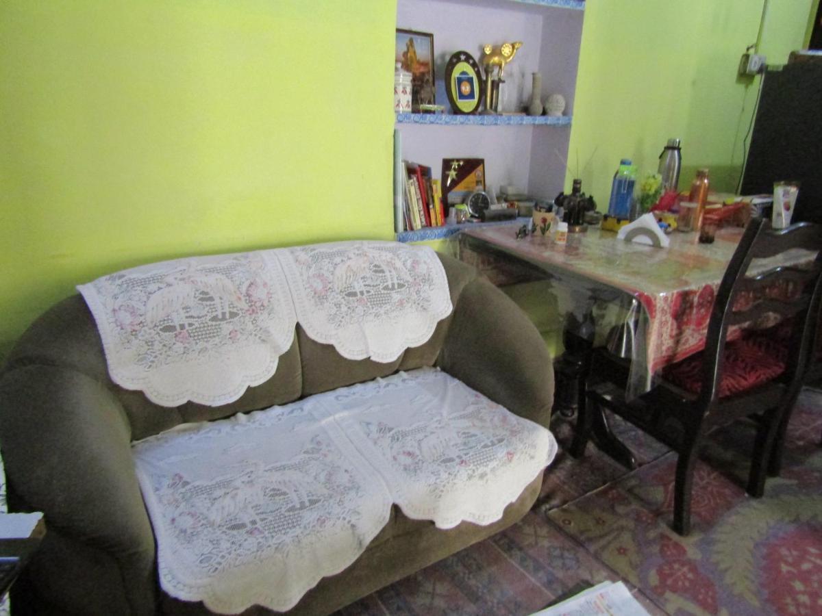 Nadya Homestay For Female & Family Džajpur Exteriér fotografie